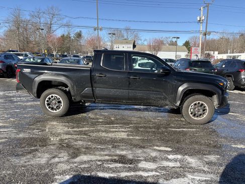 Used 2025 Toyota Tacoma TRD Off-Road image 8