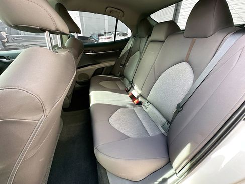 Used 2019 Toyota Camry LE image 25
