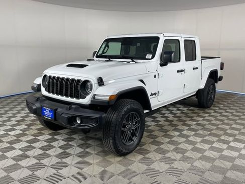 New 2026 Jeep Gladiator Sport AWD/4WD image 1