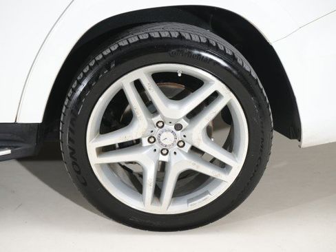 Used 2016 Mercedes-Benz GL 550 4MATIC image 29