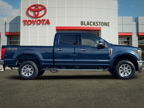 Used 2019 Ford F250 XLT w/ XLT Premium Package image 2