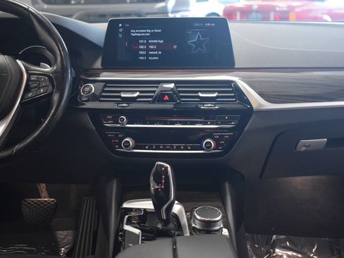 Used 2018 BMW 530i xDrive AWD/4WD image 46