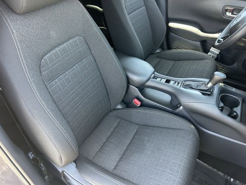 Certified 2025 Honda HR-V LX image 10