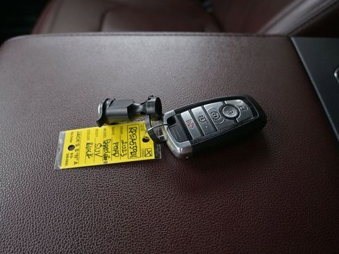 Used 2023 Ford Expedition Max Limited image 21