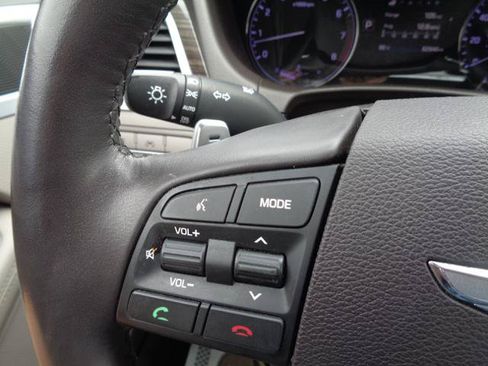 Used 2017 Genesis G80 3.8 RWD image 37