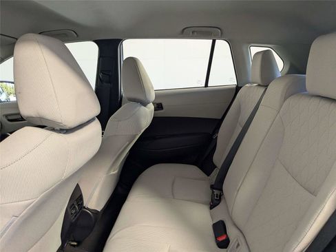 Used 2022 Toyota Corolla Cross L image 27