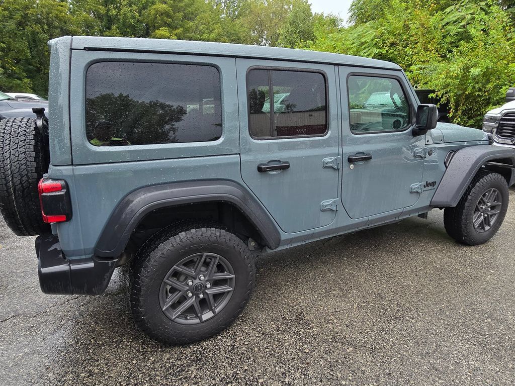 Used 2024 Jeep Wrangler Unlimited Sport AWD/4WD image 10