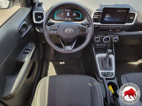 Used 2025 Hyundai Venue Limited FWD image 19