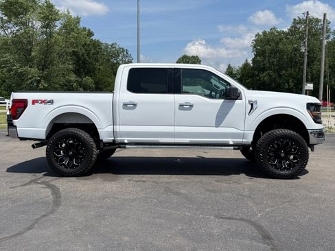 Used 2025 Ford F150 XLT w/ Equipment Group 301A Standard AWD/4WD image 9