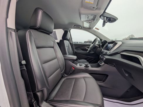 Used 2024 GMC Terrain SLT image 45