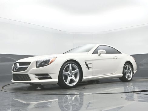 Used 2016 Mercedes-Benz SL 550 image 24