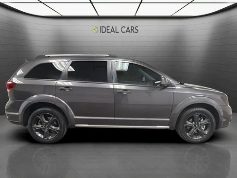 Used 2019 Dodge Journey Crossroad FWD image 4