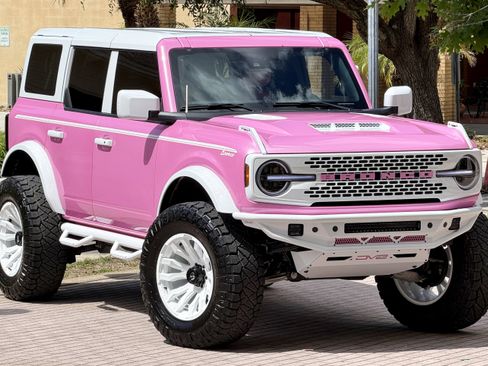 Used 2025 Ford Bronco Outer Banks AWD/4WD image 3