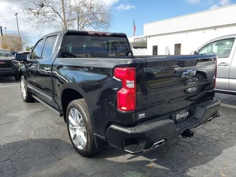 Used 2023 Chevrolet Silverado 1500 High Country image 3