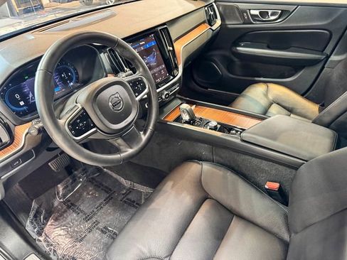 Used 2024 Volvo V60 B5 Cross Country Plus w/ Protection Package Premier image 19