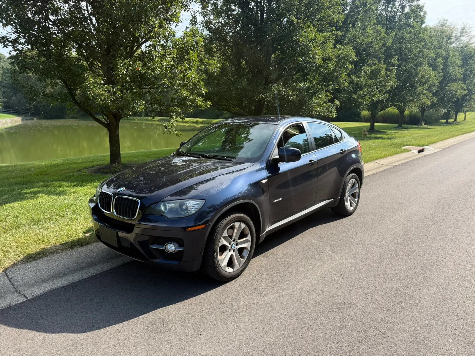 Used 2011 BMW X6 xDrive35i w/ Technology Pkg AWD/4WD image 1