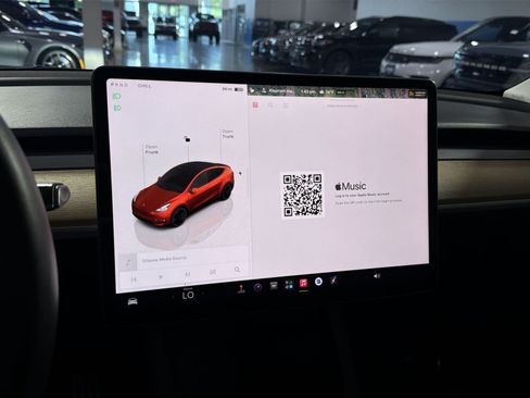 Used 2023 Tesla Model Y Performance AWD/4WD image 30