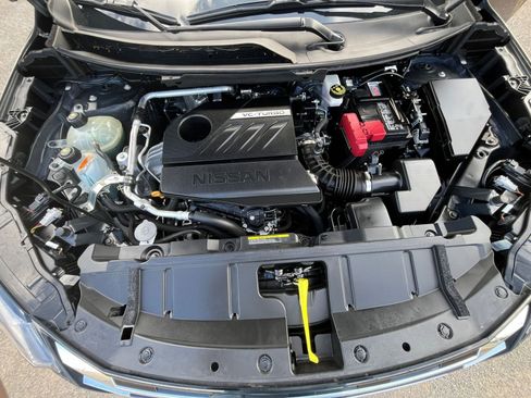 Used 2025 Nissan Rogue SV image 30