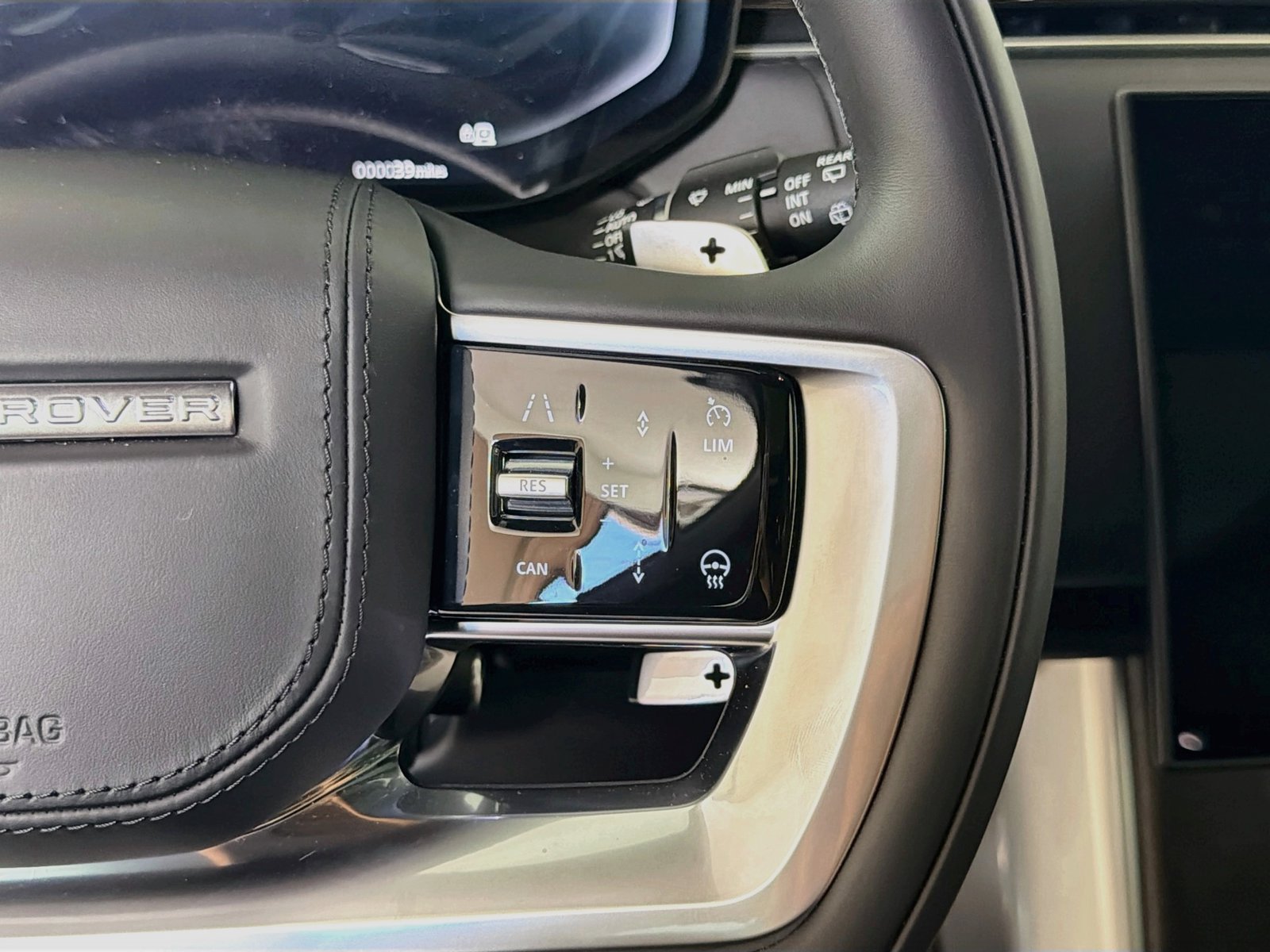 New 2026 Land Rover Range Rover SV AWD/4WD image 13
