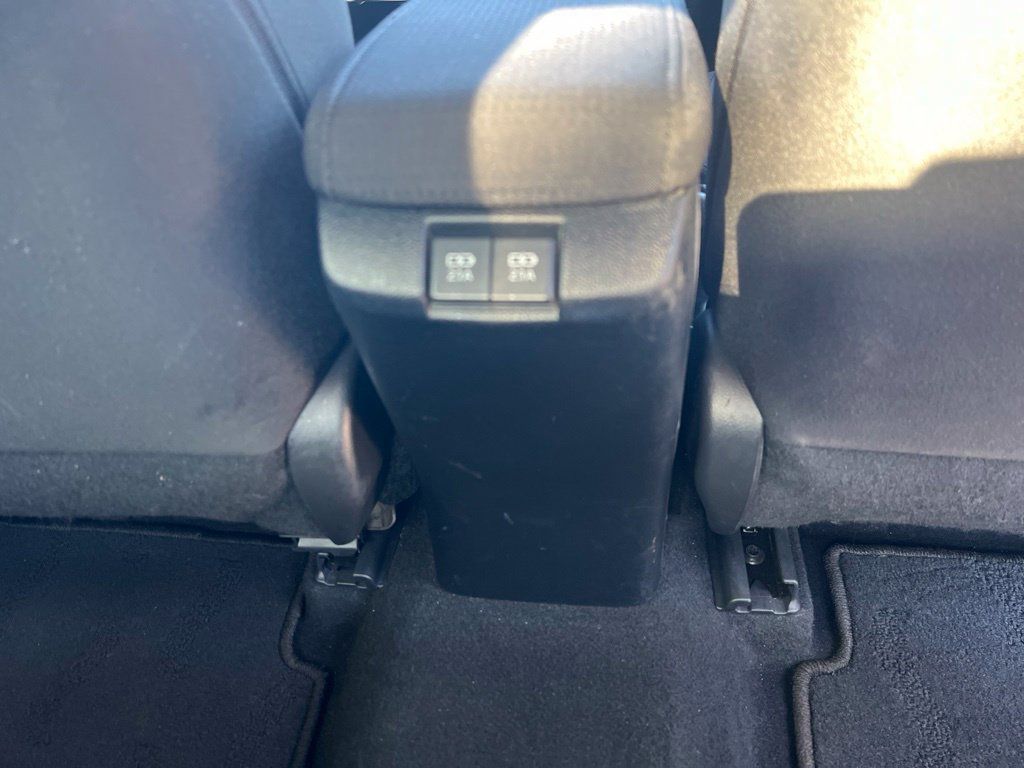 Used 2021 Toyota Prius L Eco FWD image 20