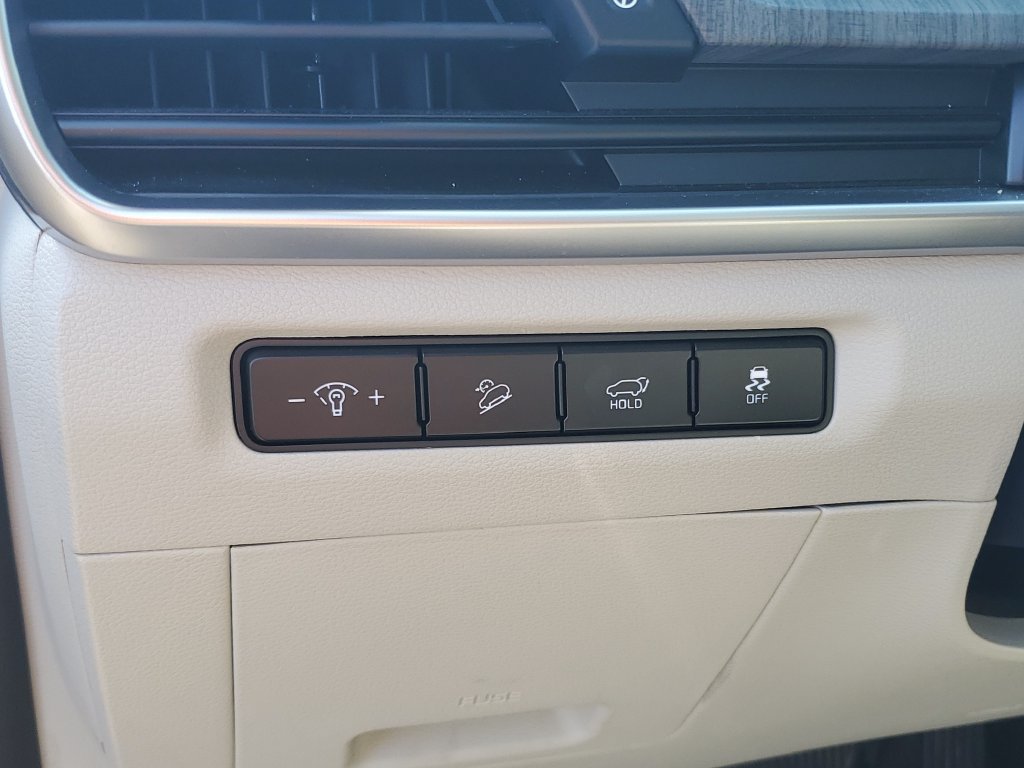 Used 2024 Kia Telluride EX w/ EX Captain's Chair Package FWD image 11