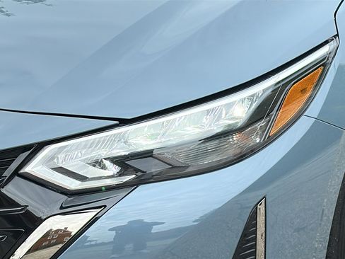 Certified 2024 Nissan Sentra SR FWD image 4