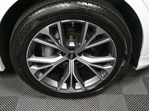 New 2025 Audi Q8 Premium image 39