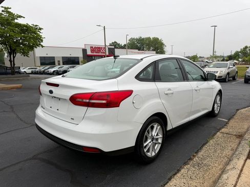 Used 2018 Ford Focus SE FWD image 7