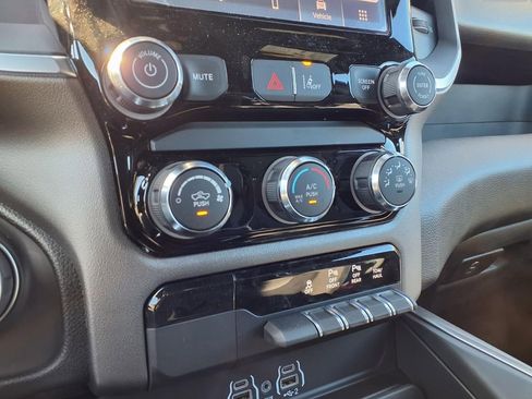 New 2026 RAM 1500 Express AWD/4WD image 9
