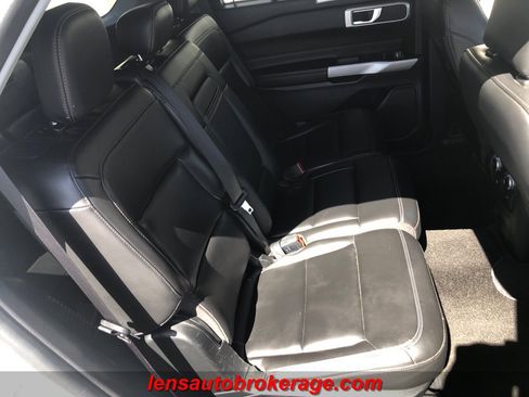 Used 2022 Ford Explorer XLT w/ Equipment Group 202A image 20