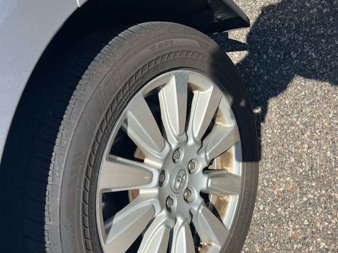 Used 2017 Toyota Sienna Limited Premium AWD/4WD image 9