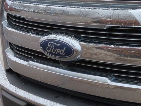 Used 2016 Ford F150 Lariat w/ Equipment Group 502A Luxury image 12