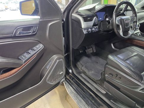 Used 2017 GMC Yukon SLT w/ Open Road Package AWD/4WD image 28