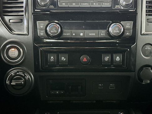 Used 2024 Nissan Titan PRO-4X w/ Pro-4x Convenience Package image 13