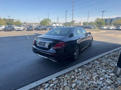 Certified 2017 Mercedes-Benz E 300 4MATIC image 6