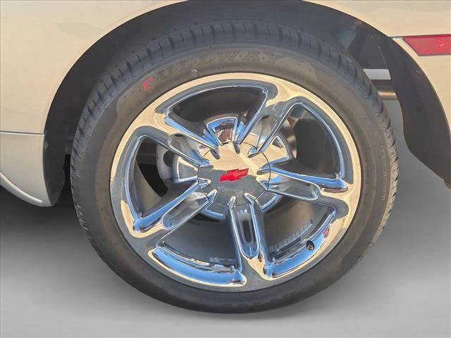 Used 2005 Chevrolet SSR w/ Preferred Equipment Group RWD image 18