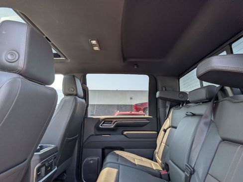 Used 2024 Chevrolet Silverado 2500 High Country w/ Technology Package AWD/4WD image 15