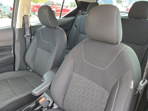 Used 2021 Nissan Kicks S image 9