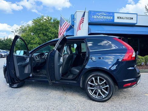 Used 2017 Volvo XC60 T6 Dynamic w/ Preferred Option Package AWD/4WD image 19