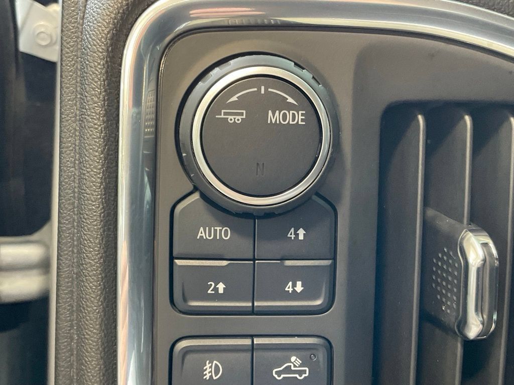 Used 2022 Chevrolet Silverado 1500 LT Trail Boss w/ Bed Protection Package AWD/4WD image 17