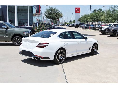 Used 2025 Genesis G70 2.5T RWD image 5