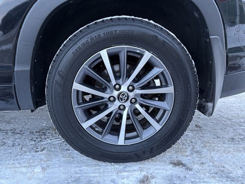 Certified 2018 Toyota Highlander XLE image 12