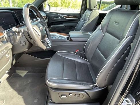 Used 2022 Cadillac Escalade Premium Luxury AWD/4WD image 17