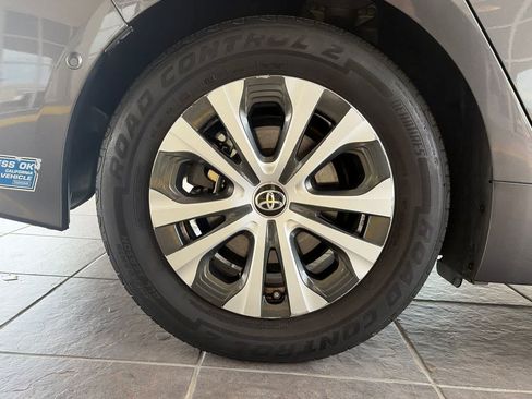 Used 2021 Toyota Prius Prime Limited FWD image 30