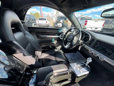 Used 2004 Chevrolet SSR w/ Preferred Equipment Group image 15