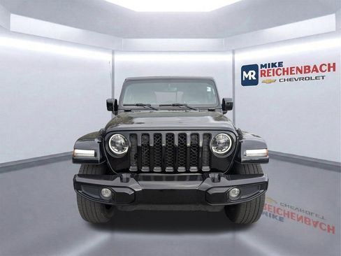 Used 2023 Jeep Gladiator Overland image 9