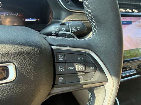 Certified 2024 Jeep Grand Cherokee Limited AWD/4WD image 18
