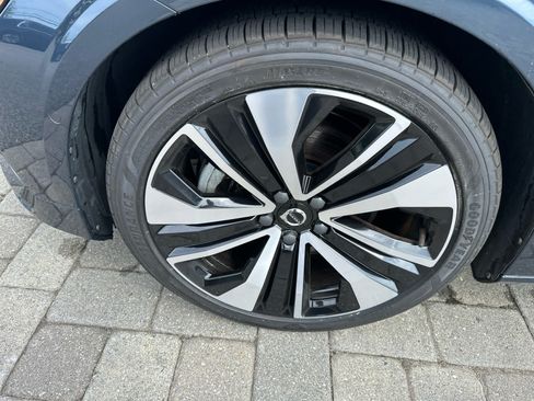 Used 2023 Volvo S60 B5 Ultimate w/ Climate Package FWD image 4