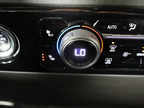 Used 2024 Chevrolet Silverado 1500 LT image 47