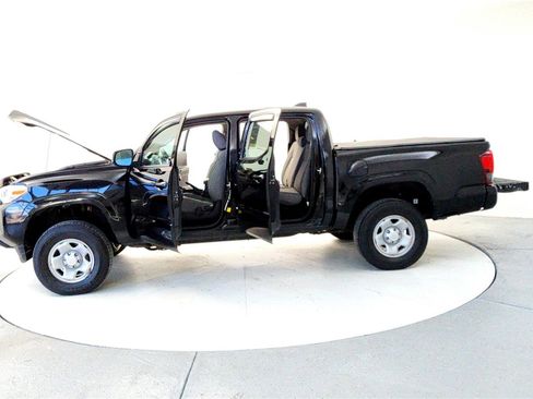 Certified 2021 Toyota Tacoma SR image 10